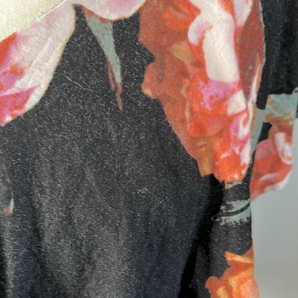 Jennifer Lopez Womans Top - Picture 3 of 8